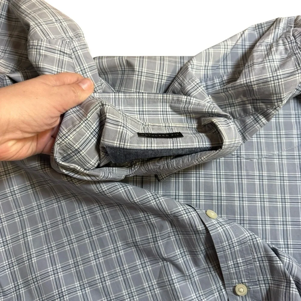 Banana Republic Men’s Gray Plaid Untucked Fit Long Sleeve Button Down Shirt -M